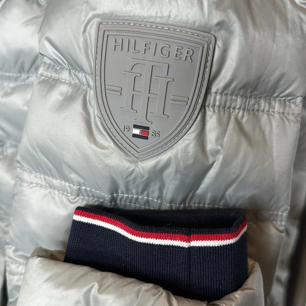 Tommy Hilfiger women’s jacket color gray size S/P Insulation Luxe. - Picture 3 of 7